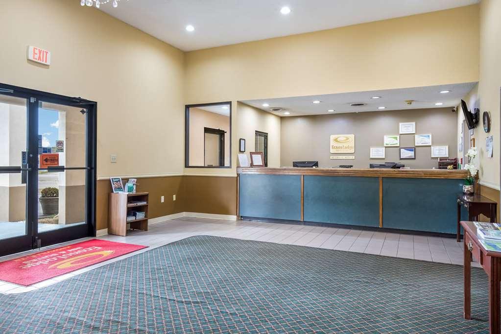 Econo Lodge Inn & Suites East Knoxville Beltér fotó