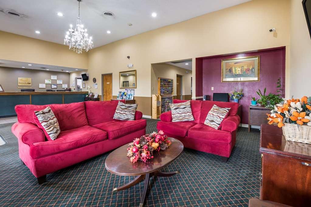 Econo Lodge Inn & Suites East Knoxville Beltér fotó