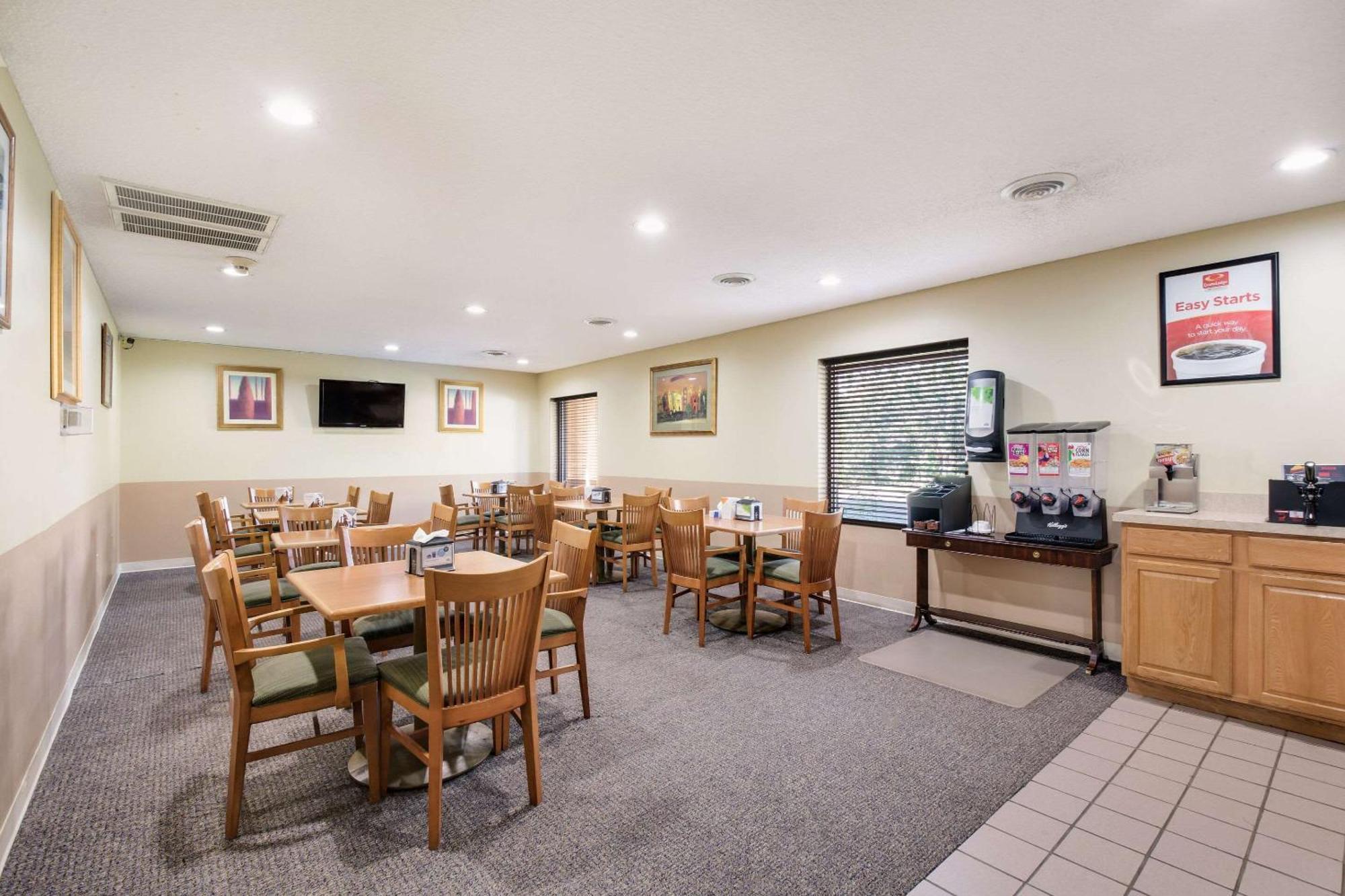 Econo Lodge Inn & Suites East Knoxville Kültér fotó